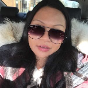 Meet your Posher, Natasha